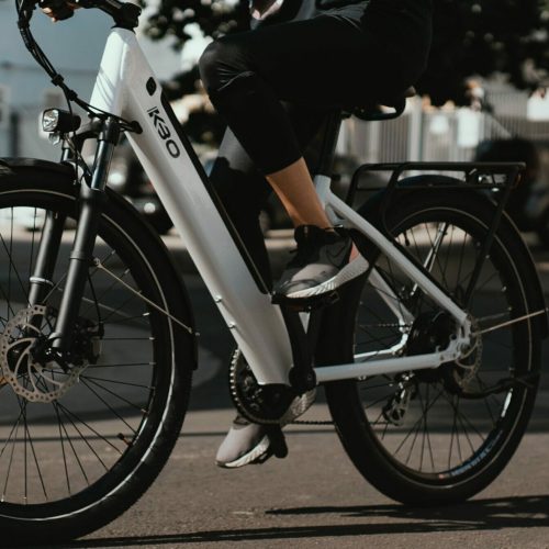 Le vélo électrique, la nouvelle tendance en ville (et pas que) qui explose tous les chiffres